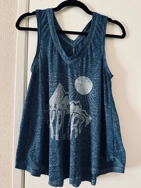 L.O.L. Vintage Blue Graphic V-Neck Mountain Tank size XS